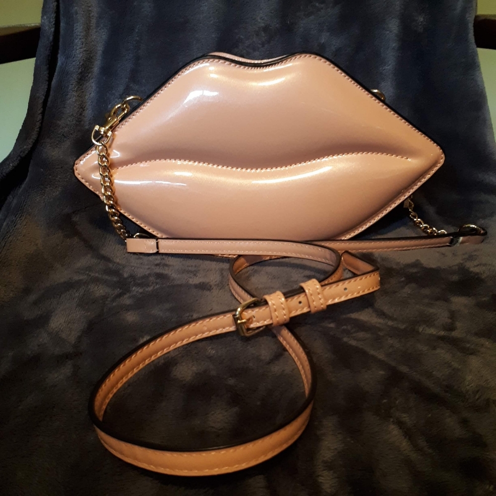 ALDO LIPS TO KISS CROSSBODY PURSE